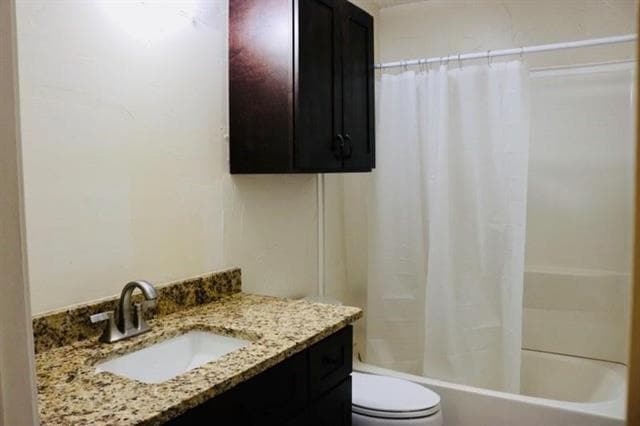 Building Photo - 300 Shady Valley Dr