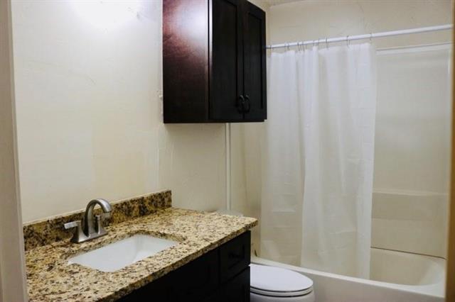 Foto del edificio - 300 Shady Valley Dr