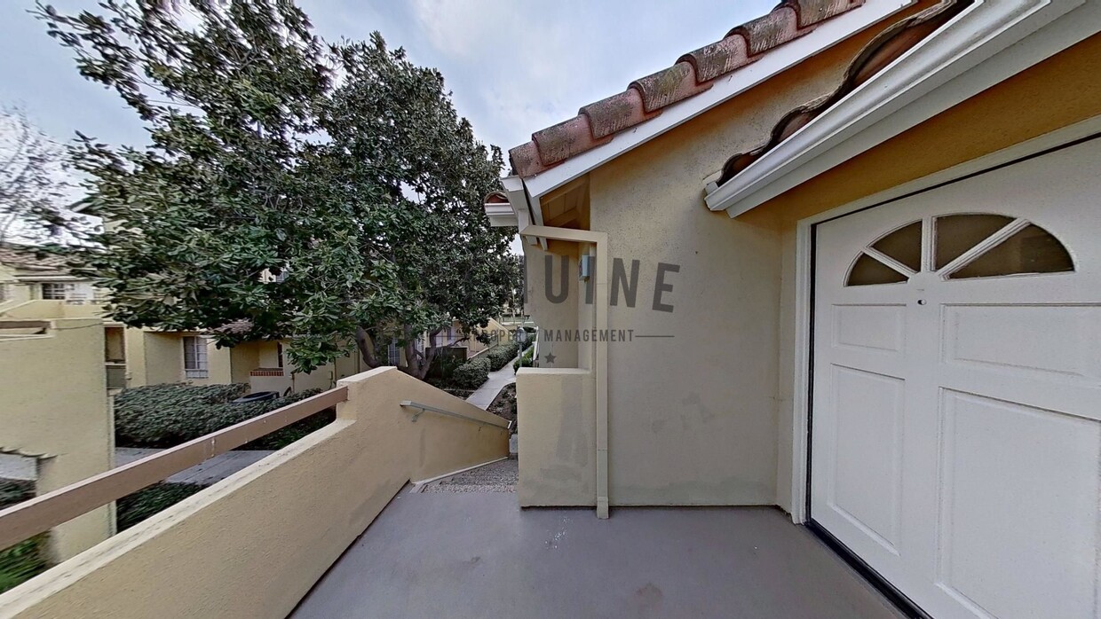 Foto principal - Renovated 2 Bedroom Condo in Irvine