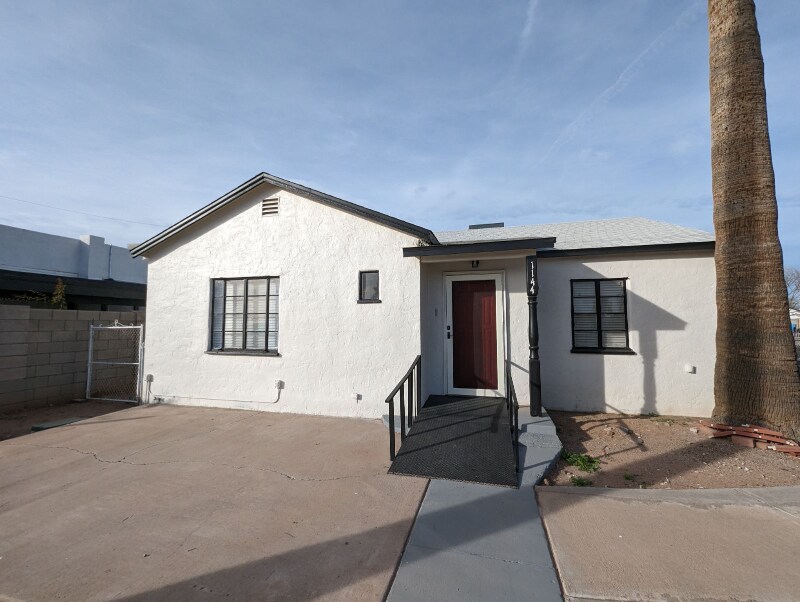 Primary Photo - 1144 E Sheridan St