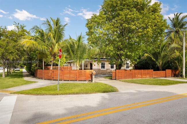Foto del edificio - 6401 SW 63rd Ct