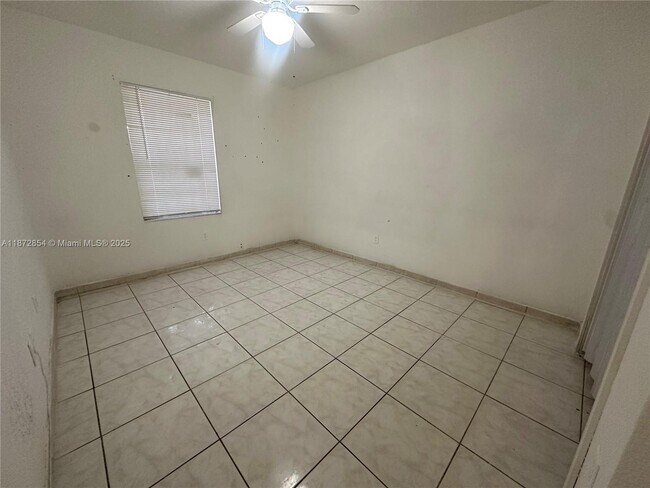 Foto del edificio - 163 NE 76th St