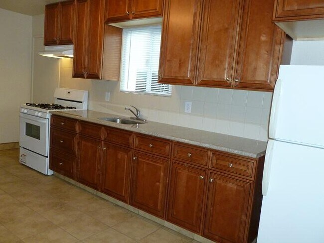 Foto del edificio - 437 Central Ct