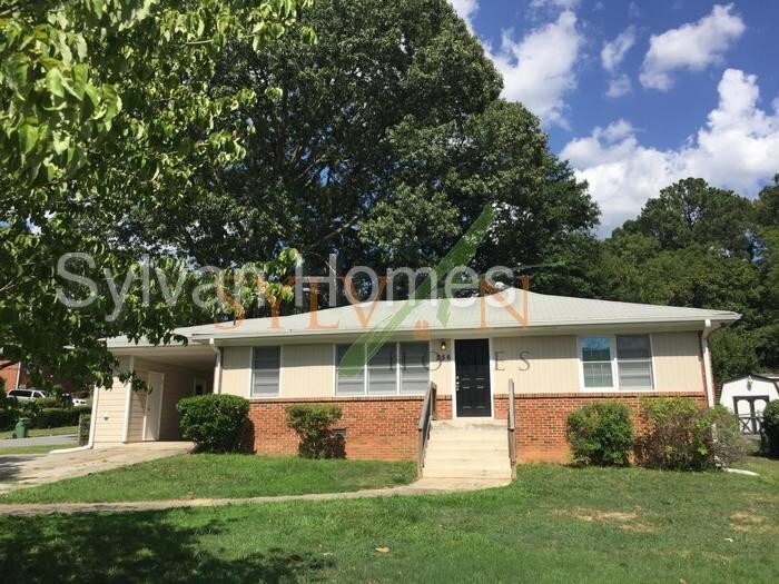 Primary Photo - 256 Silver Springs Cir SW