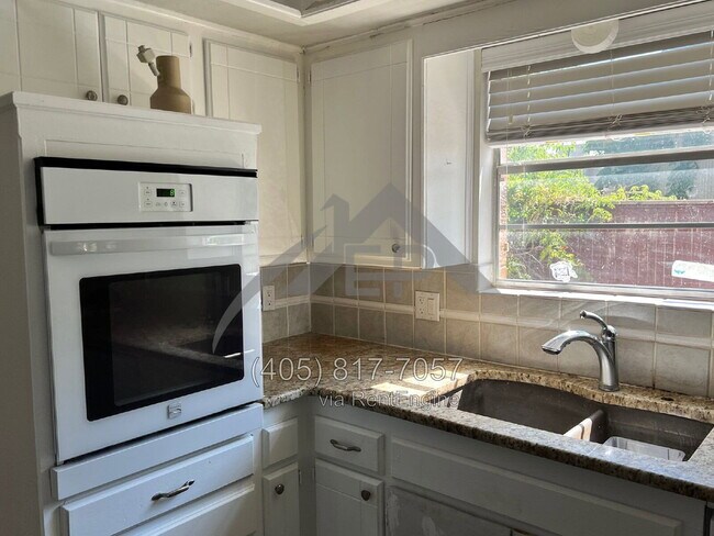 Building Photo - 10832 Admiral Dr