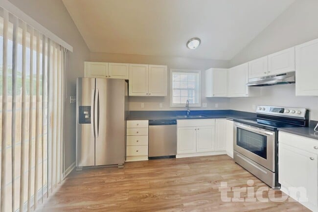Building Photo - 5169 Parkerwood Dr