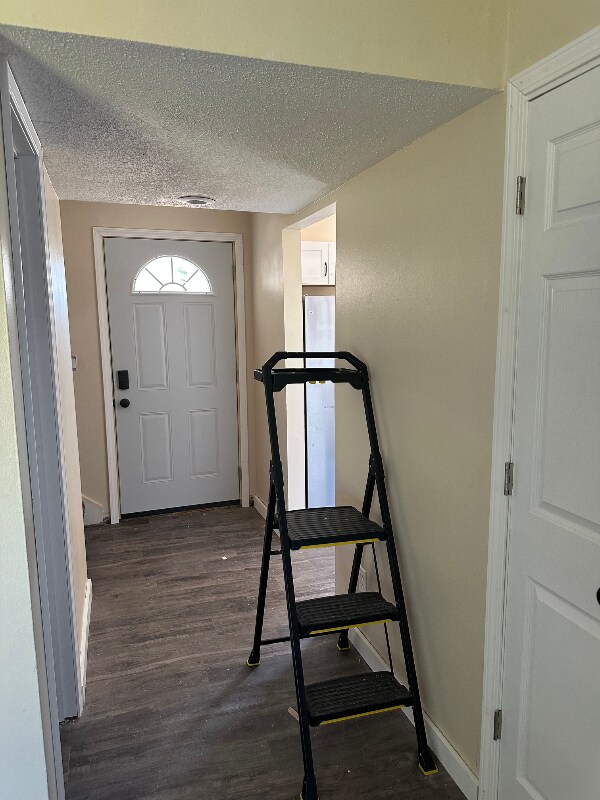 Foto del edificio - 2131 Quail Creek Dr