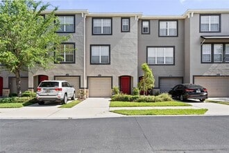 Building Photo - 2521 Lexington Oak Dr