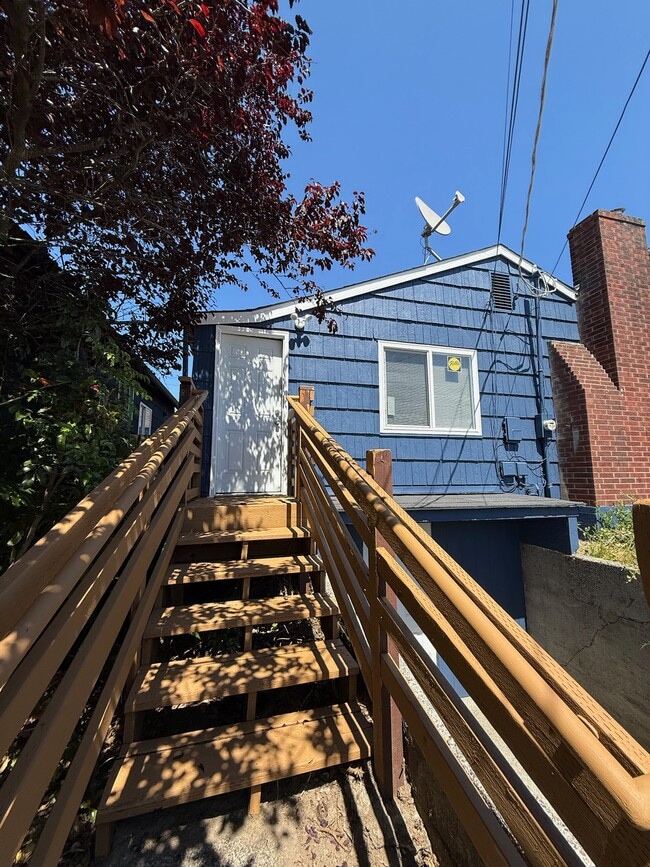 Building Photo - 7265 46th Ave S