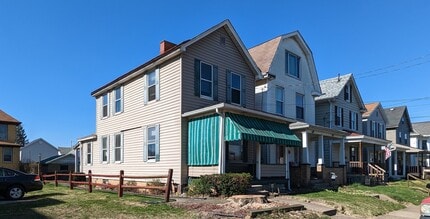 Building Photo - 424 Deer Ln