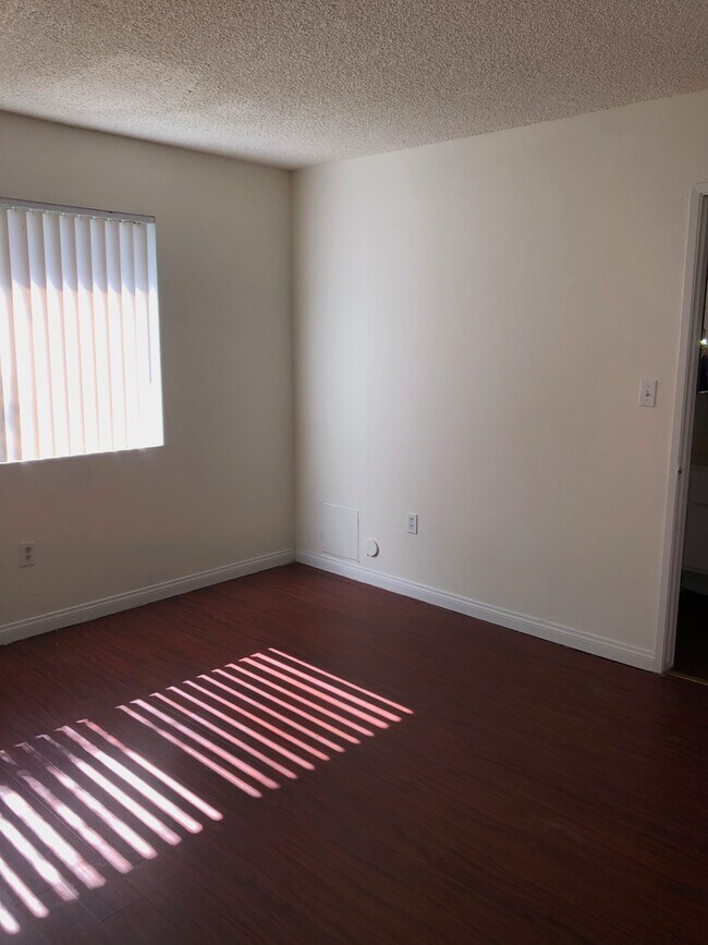 large bedroom with lots of natural light - 5461 Kester Ave