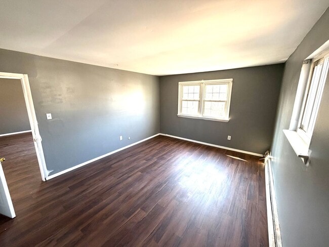 Building Photo - 330 Olive Ave