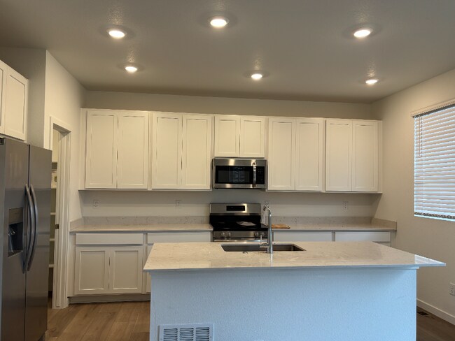 Building Photo - 4281 Amanda Dr