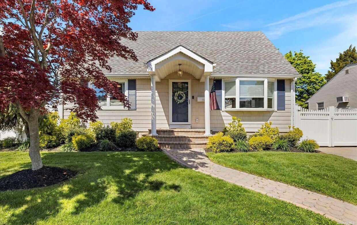 Primary Photo - 796 Flowerdale Dr