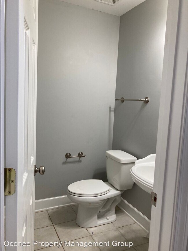 Foto del edificio - 2 br, 2.5 bath House - 171 Farriers Lane, #D