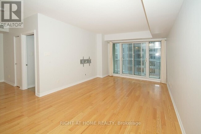Building Photo - 200 Rideau St