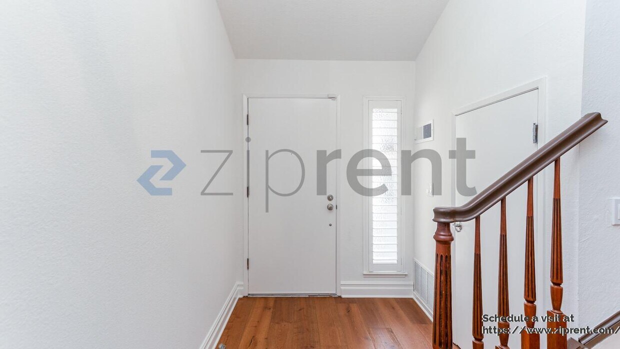 Foto principal - 6586 Boston Post Ct