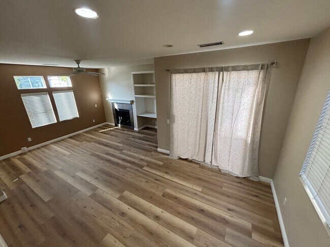 Foto del edificio - 3-Bedroom Townhome with Community Pool & S...
