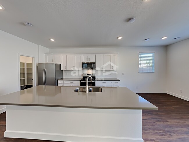 Building Photo - 4844 Blushing Star St