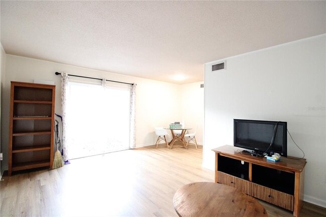 Building Photo - 507 NW 39th Rd