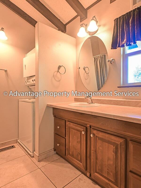Building Photo - Unique 1 bed/1 bath, 576 sq. ft. home near...