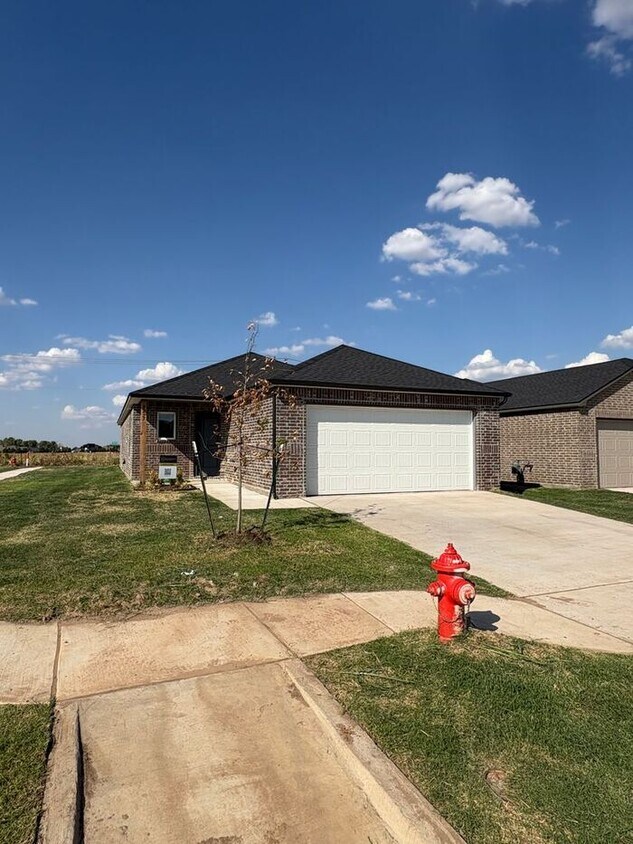 PRE-LEASING NOW! | Your Dream Home Awaits – Brand-New 4-Bedroom Home in Yukon | Available 9/18 - PRE-LEASING NOW! | Your Dream Home Awaits – Brand-New 4-Bedroom Home in Yukon | Available 10/1