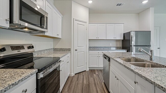 Building Photo - 6088 Mojave Dr