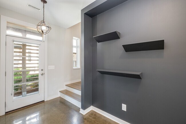 Foto del edificio - 2512 Colbert Dr