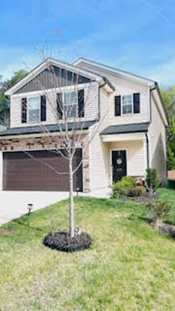 Building Photo - 4231 Honeysuckle Vine Dr