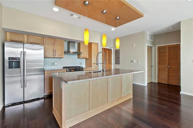 Building Photo - 1600 Barton Springs Rd