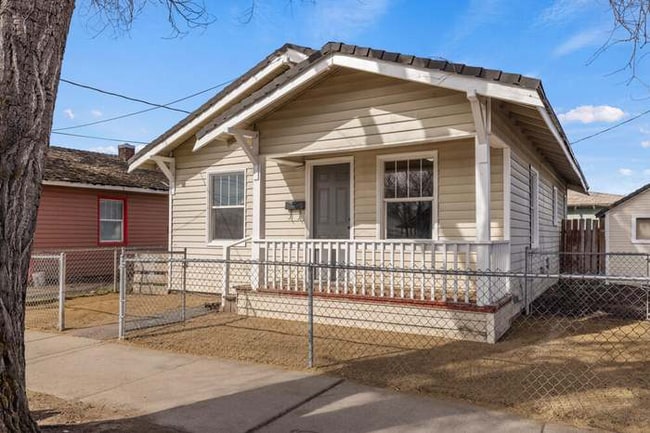 Building Photo - 1610 Division St