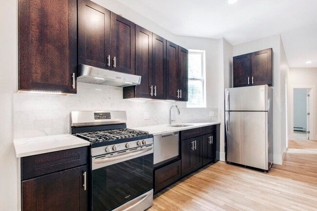 Foto del edificio - 228 1st St