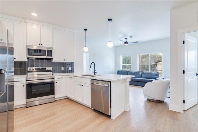 Foto del edificio - 3000 Duval St