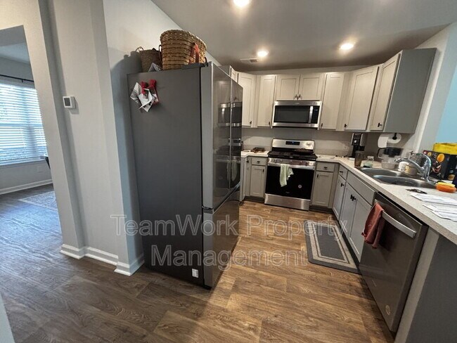 Foto del edificio - 231 Cozy Brook Ct