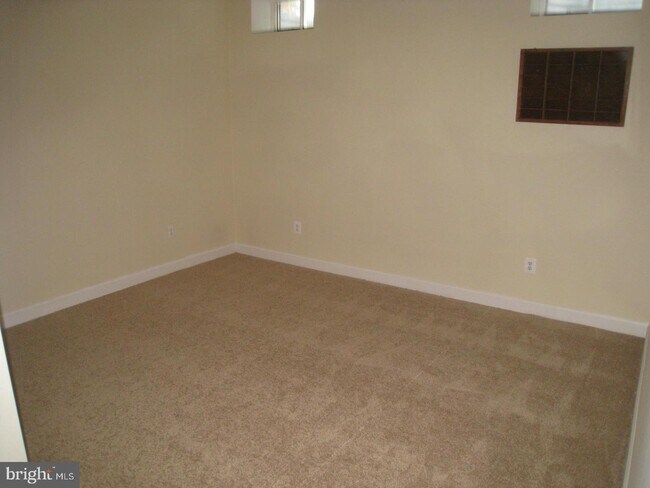 Building Photo - 14273 Catbird Dr
