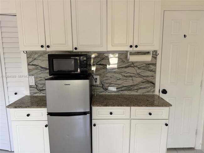 Foto del edificio - 1230 North Dr