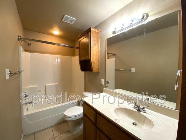 Building Photo - 4707B Babu Ct