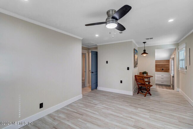 Building Photo - 1167 Cox Rd