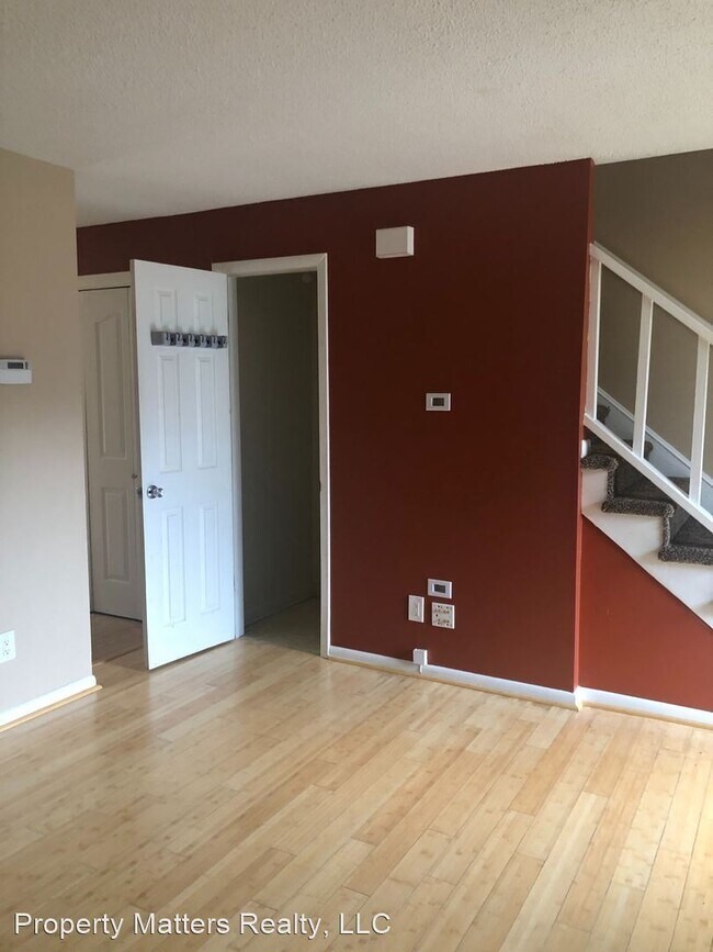 Foto del edificio - 2 br, 1.5 bath House - 1032 Surry Lane