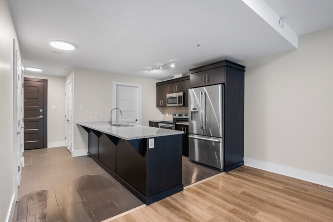 Building Photo - AK206 2 Bedroom Furnished Apartment