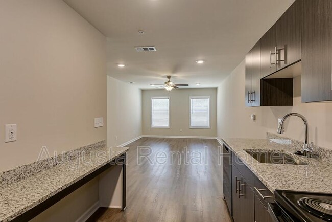 Building Photo - 2507 Otter Run