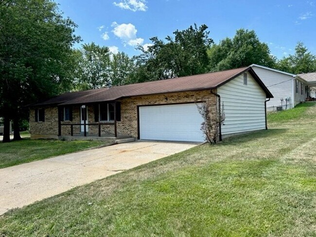 Foto del edificio - 3 RR 2 BA in Troy, MO