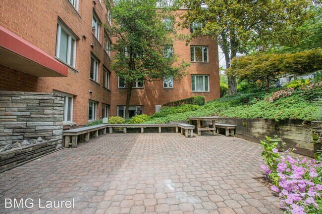 Foto del edificio - 1 br, 1 bath House - 2400 41st St NW (#110)