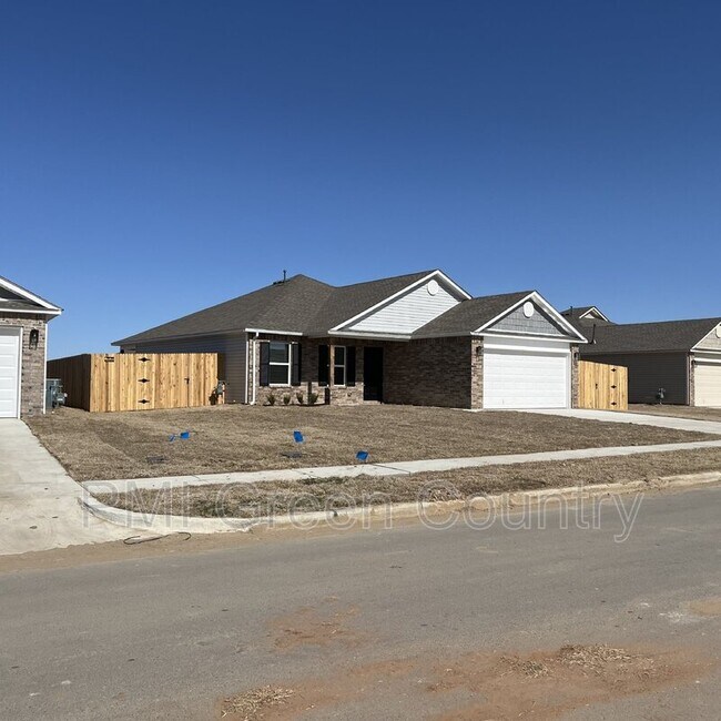 Building Photo - 29333 E 80th St S