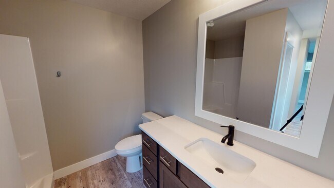 Building Photo - 705 Legacy Dr