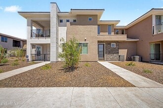 Building Photo - 2121 W Sonoran Desert Dr
