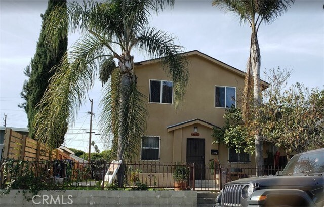 Foto principal - 8925 Menlo Ave