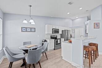 Building Photo - 1599 Bayridge Pl