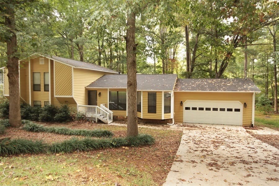 Primary Photo - 1011 Stone Mill Way