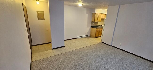 Building Photo - 2857 City View Dr